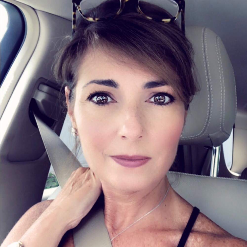 Meet your Posher, Lori